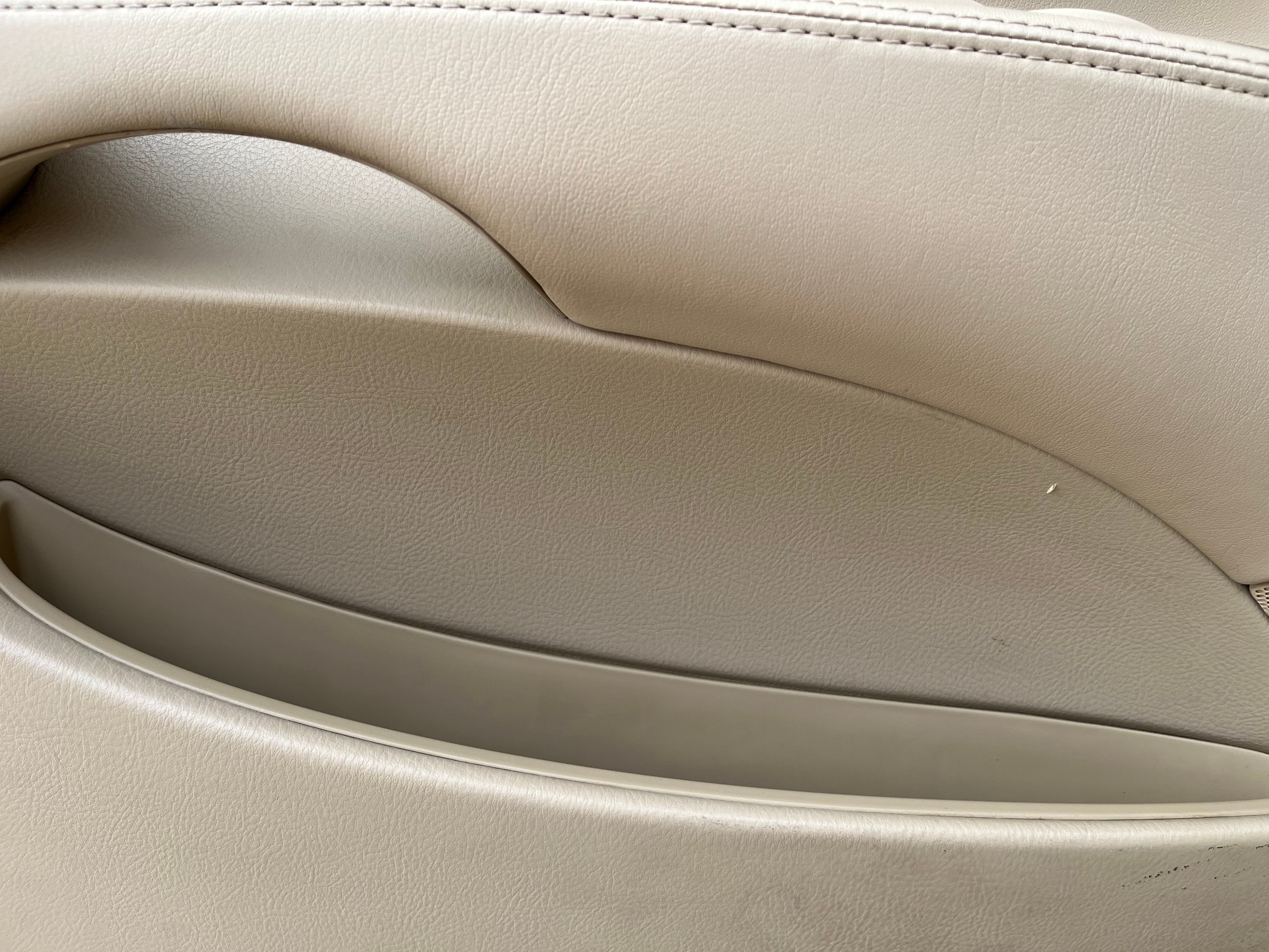 2010 Buick Lucerne CX-2 *Ltd Avail*