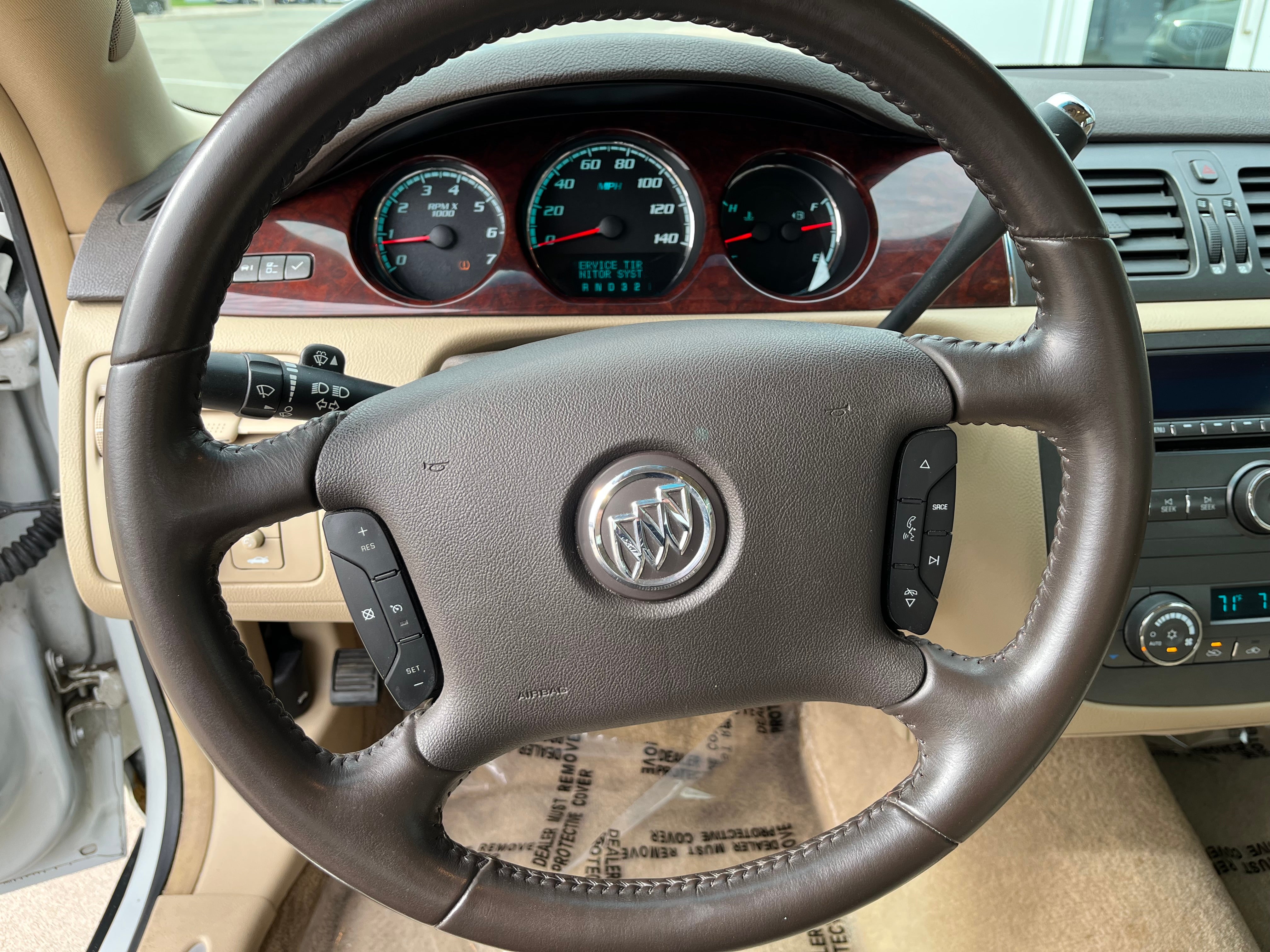 2010 Buick Lucerne CX-2 *Ltd Avail*