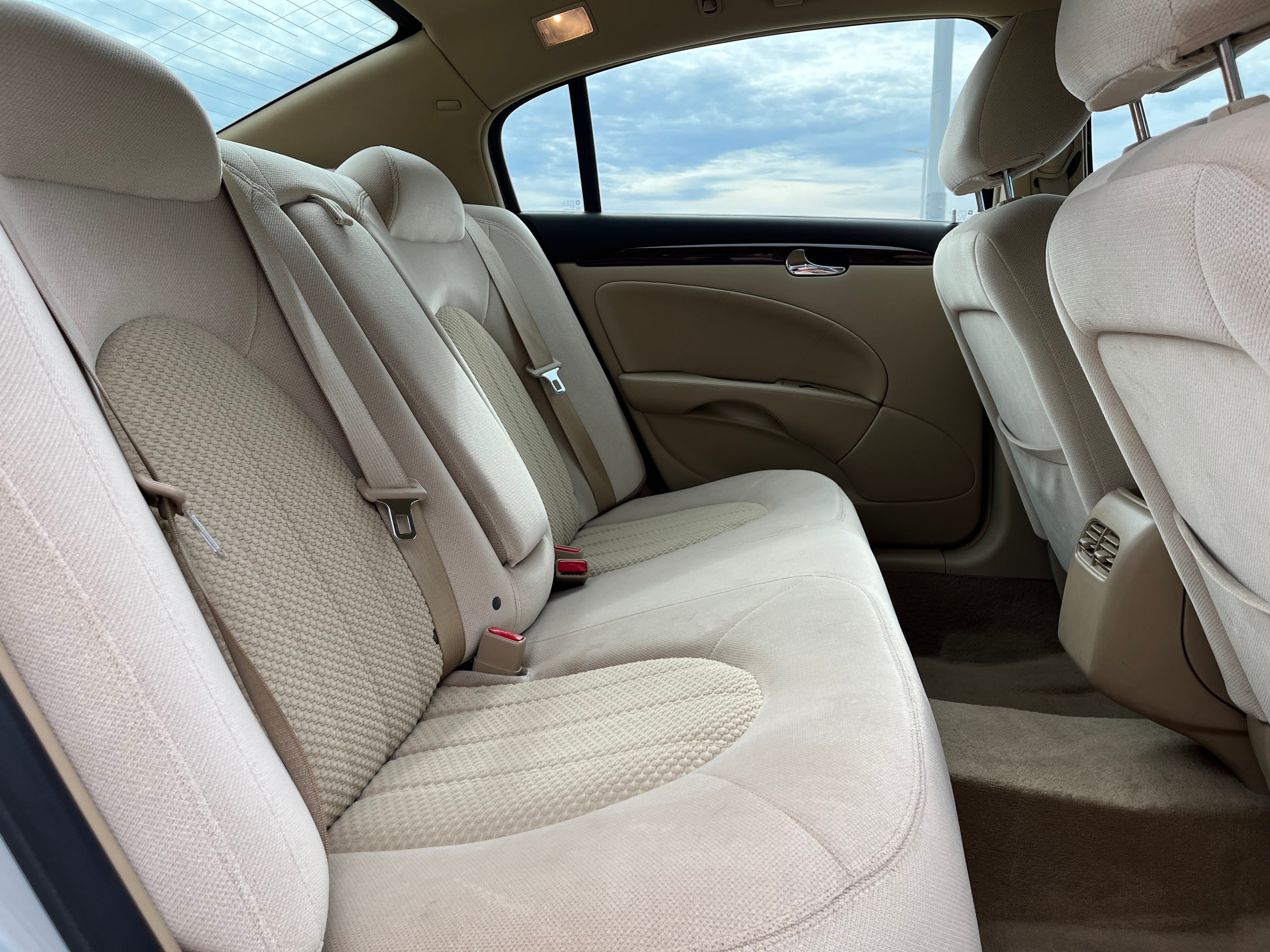 2010 Buick Lucerne CX-2 *Ltd Avail*