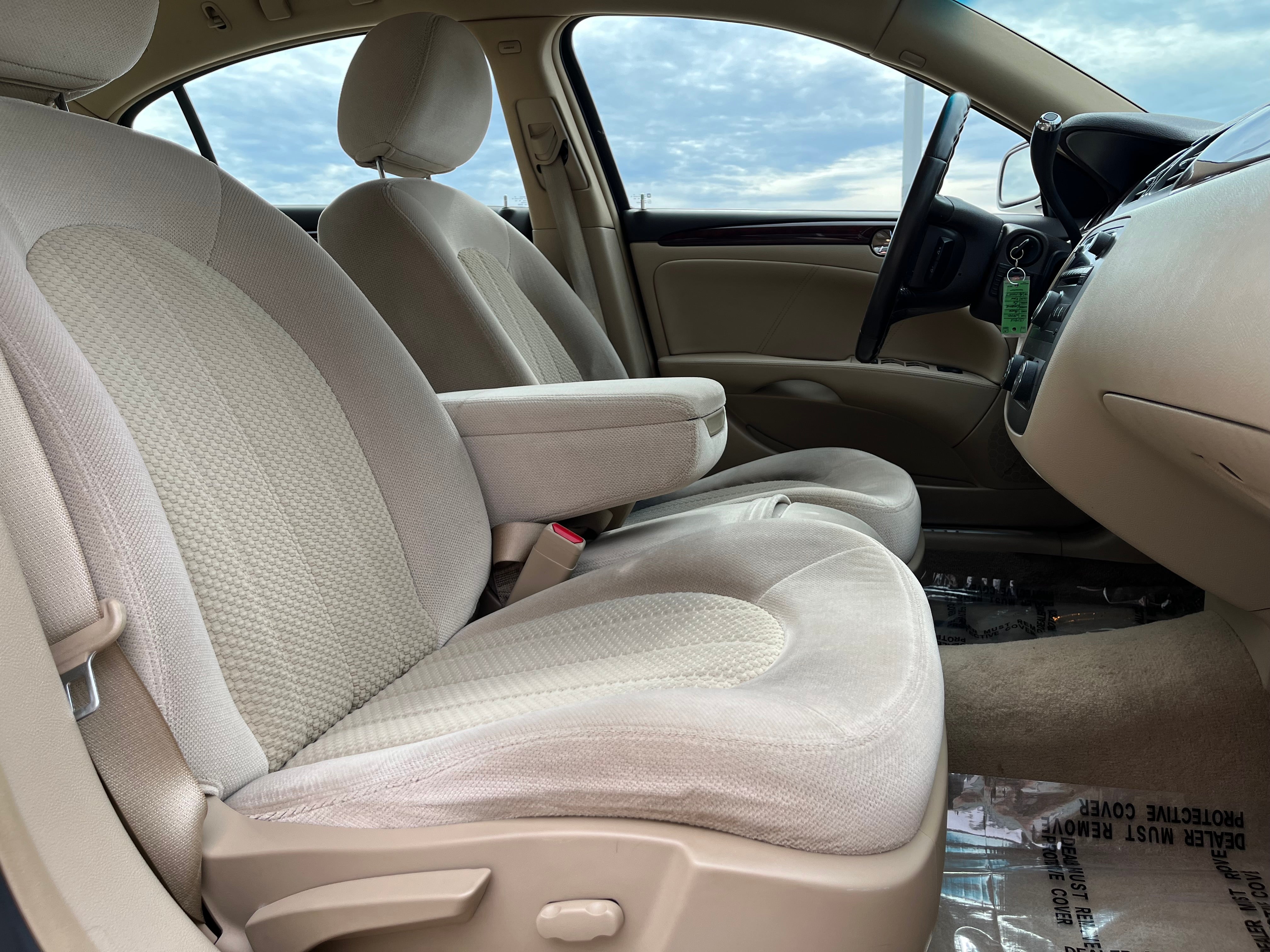 2010 Buick Lucerne CX-2 *Ltd Avail*
