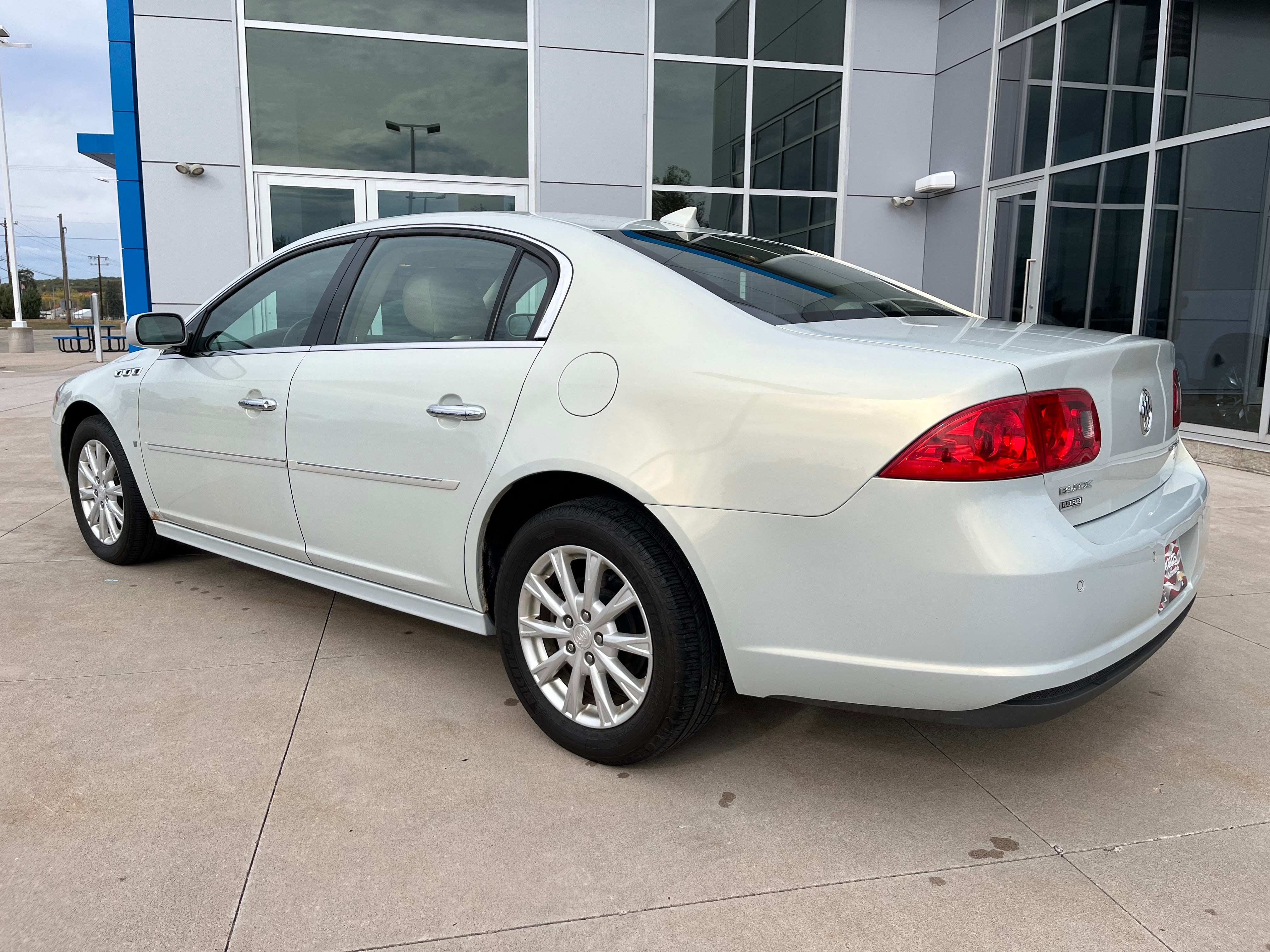 2010 Buick Lucerne CX-2 *Ltd Avail*