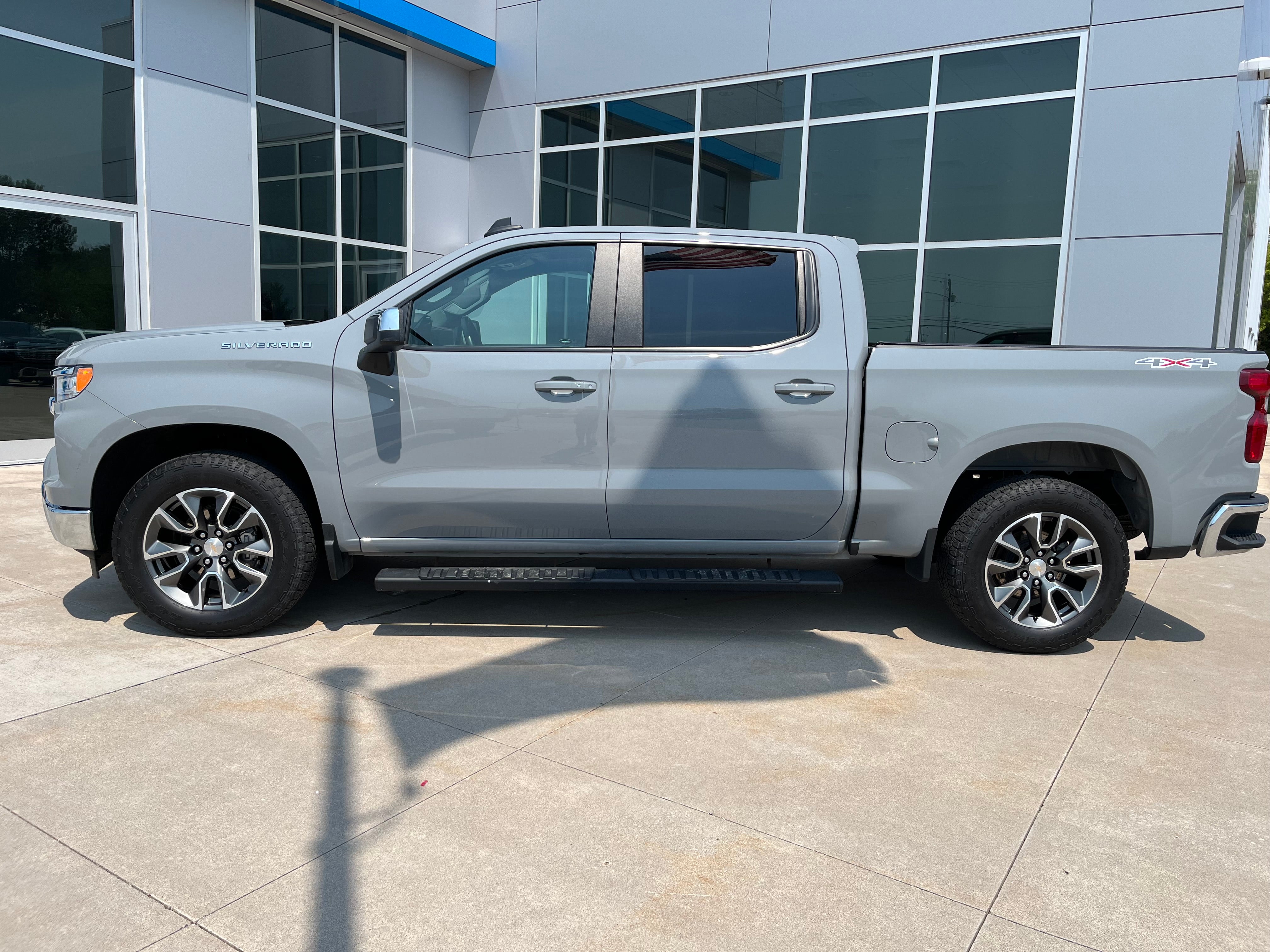 2024 Chevrolet Silverado 1500 LT (2FL)