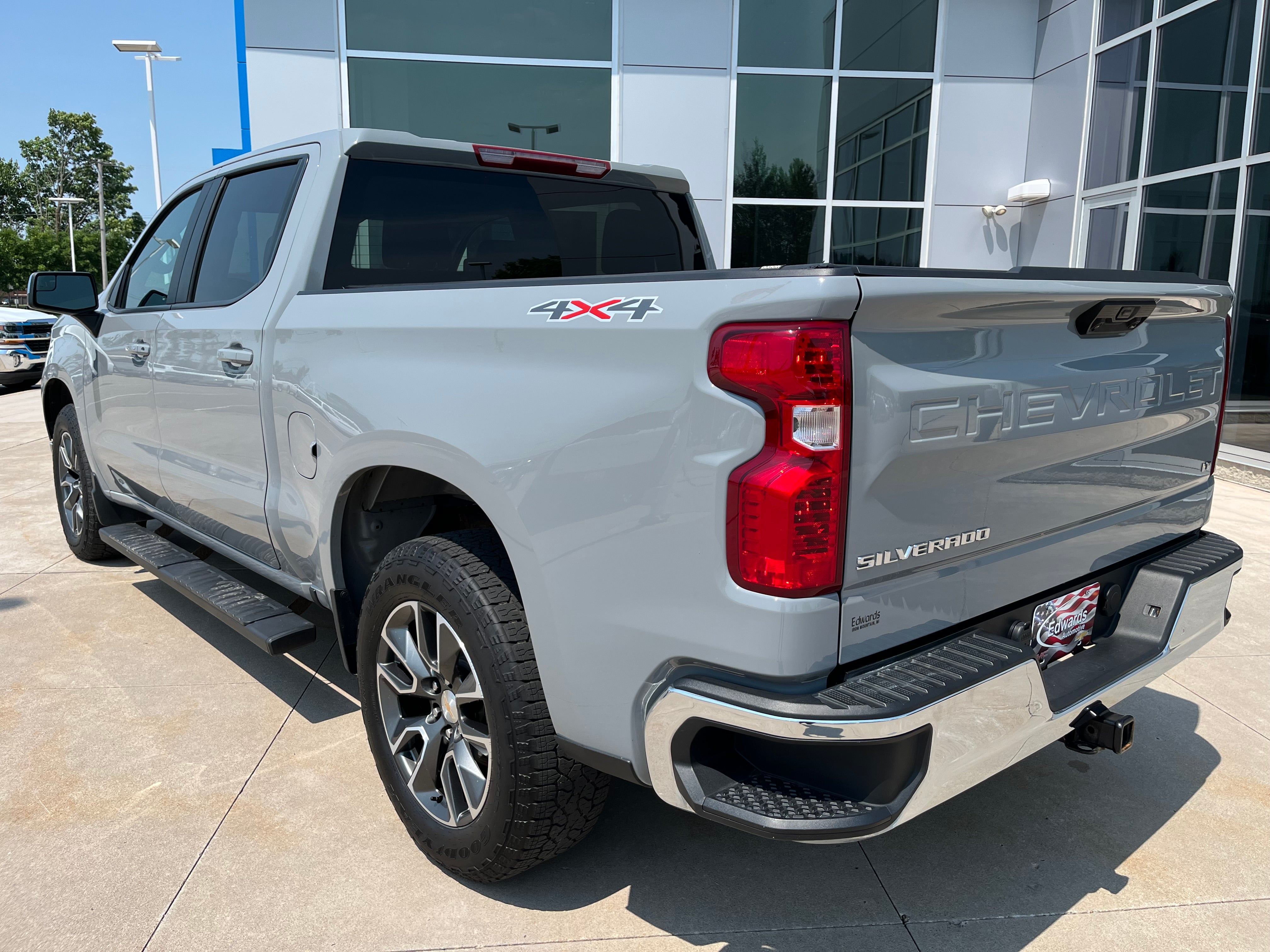 2024 Chevrolet Silverado 1500 LT (2FL)