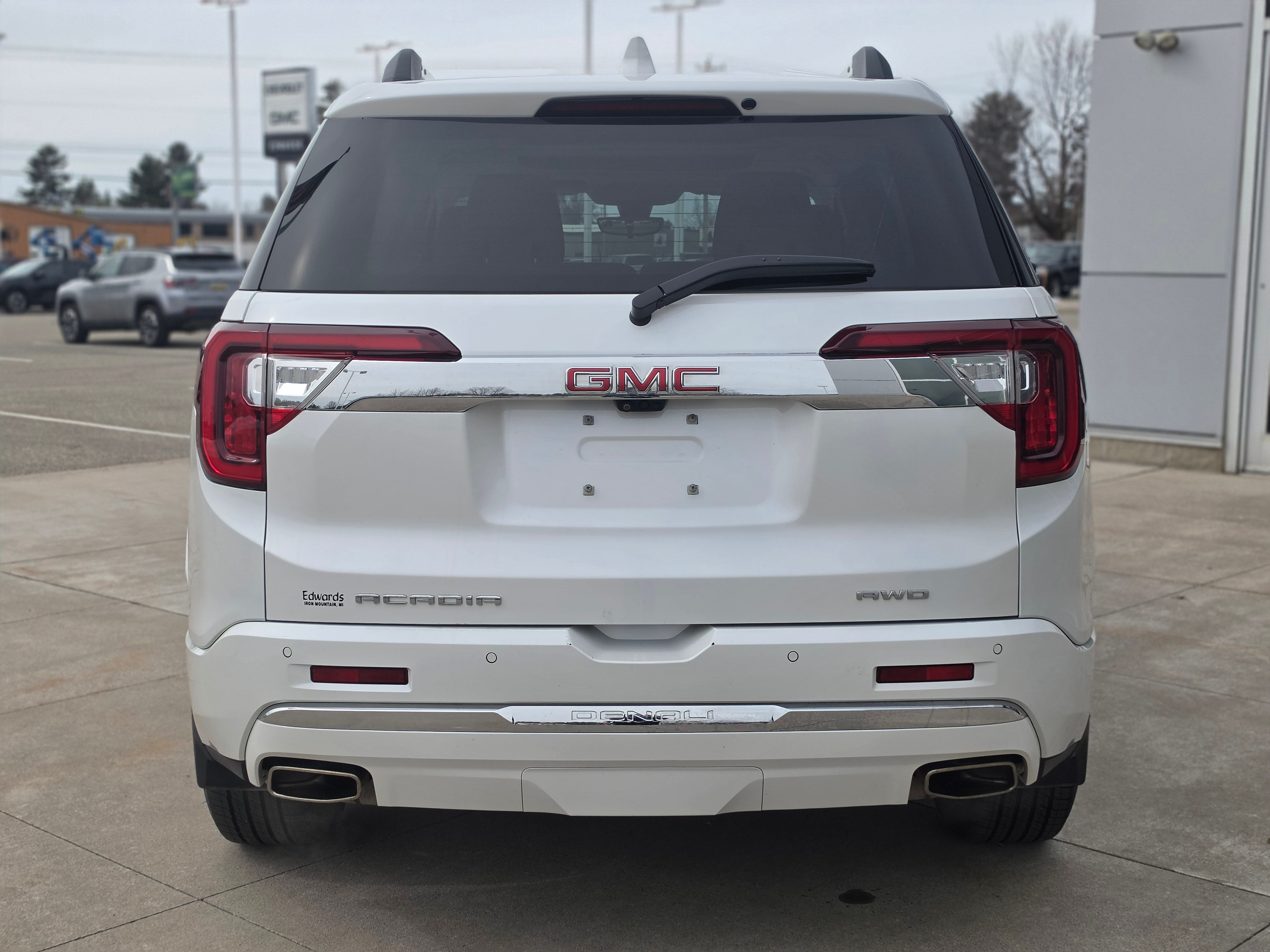 2023 GMC Acadia Denali
