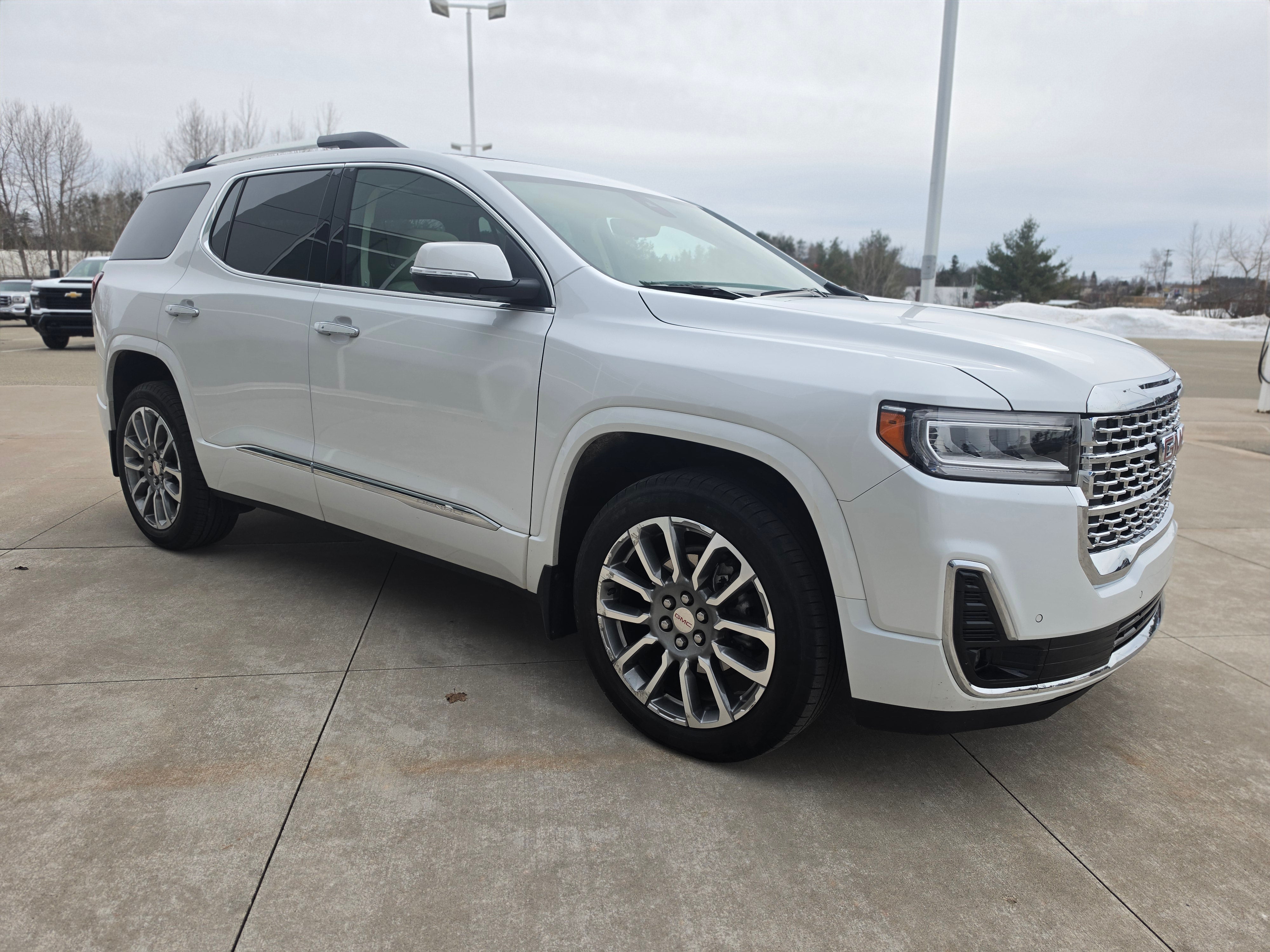 2023 GMC Acadia Denali
