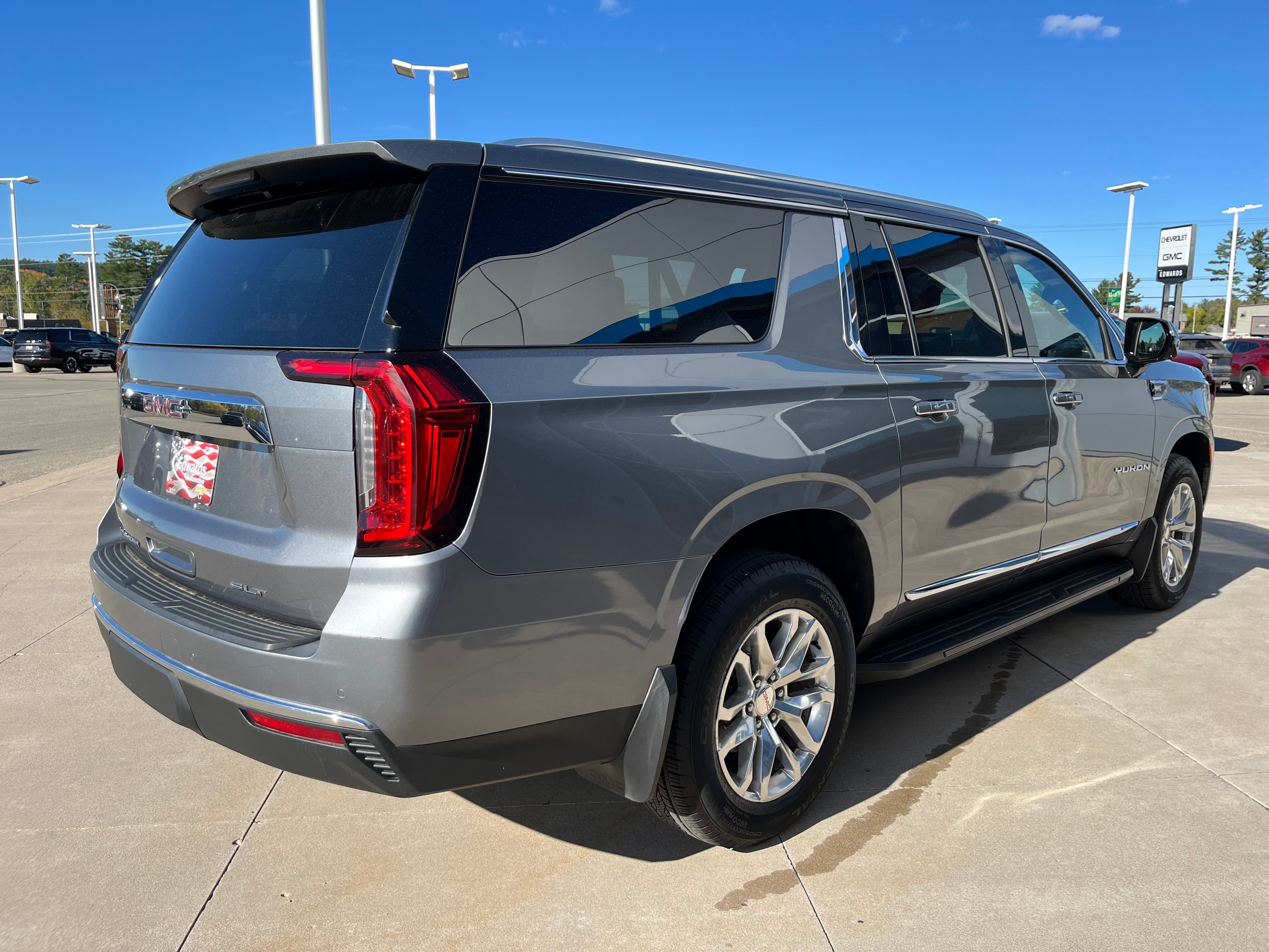 2022 GMC Yukon XL SLT