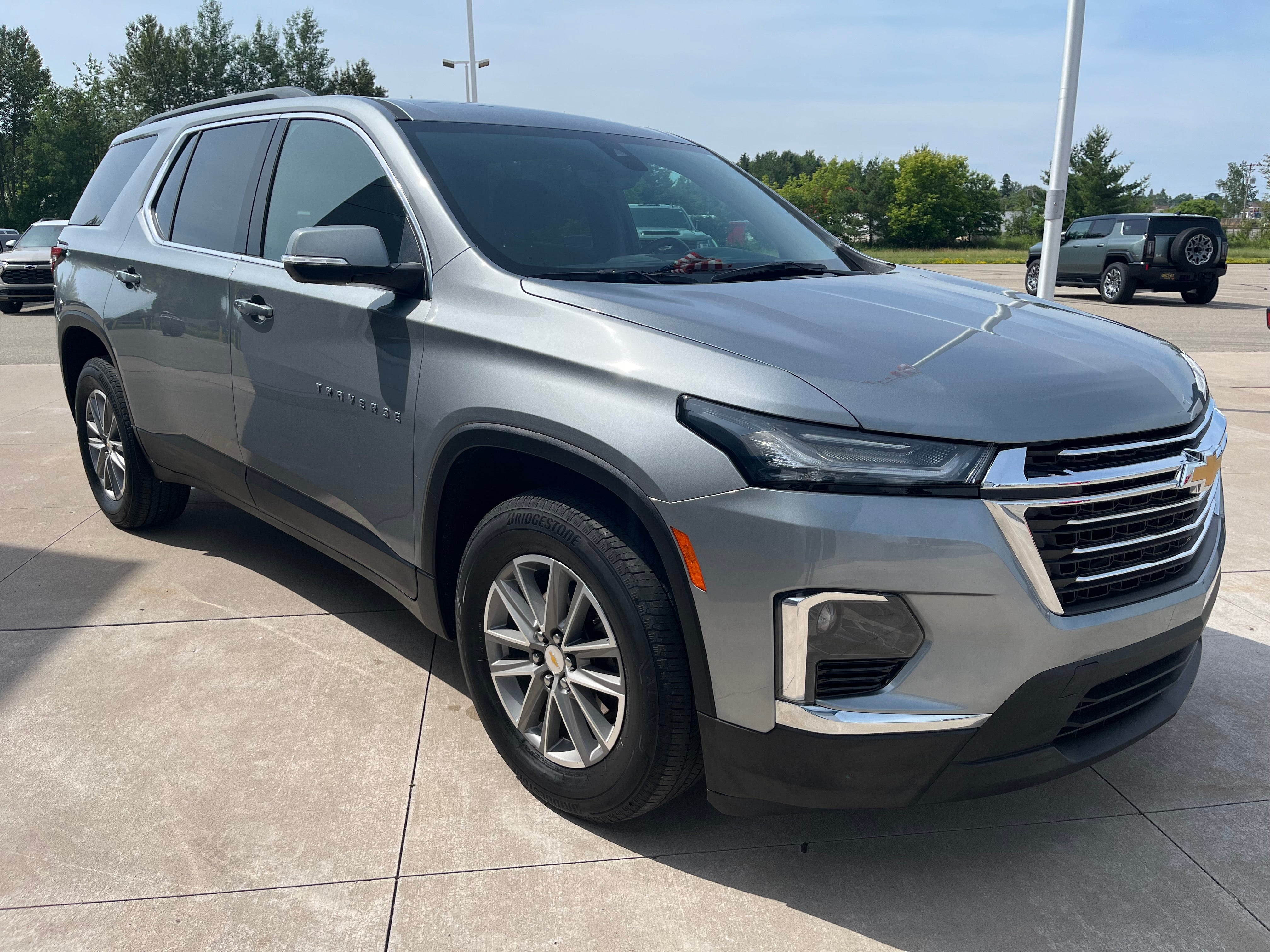 2023 Chevrolet Traverse LT Cloth