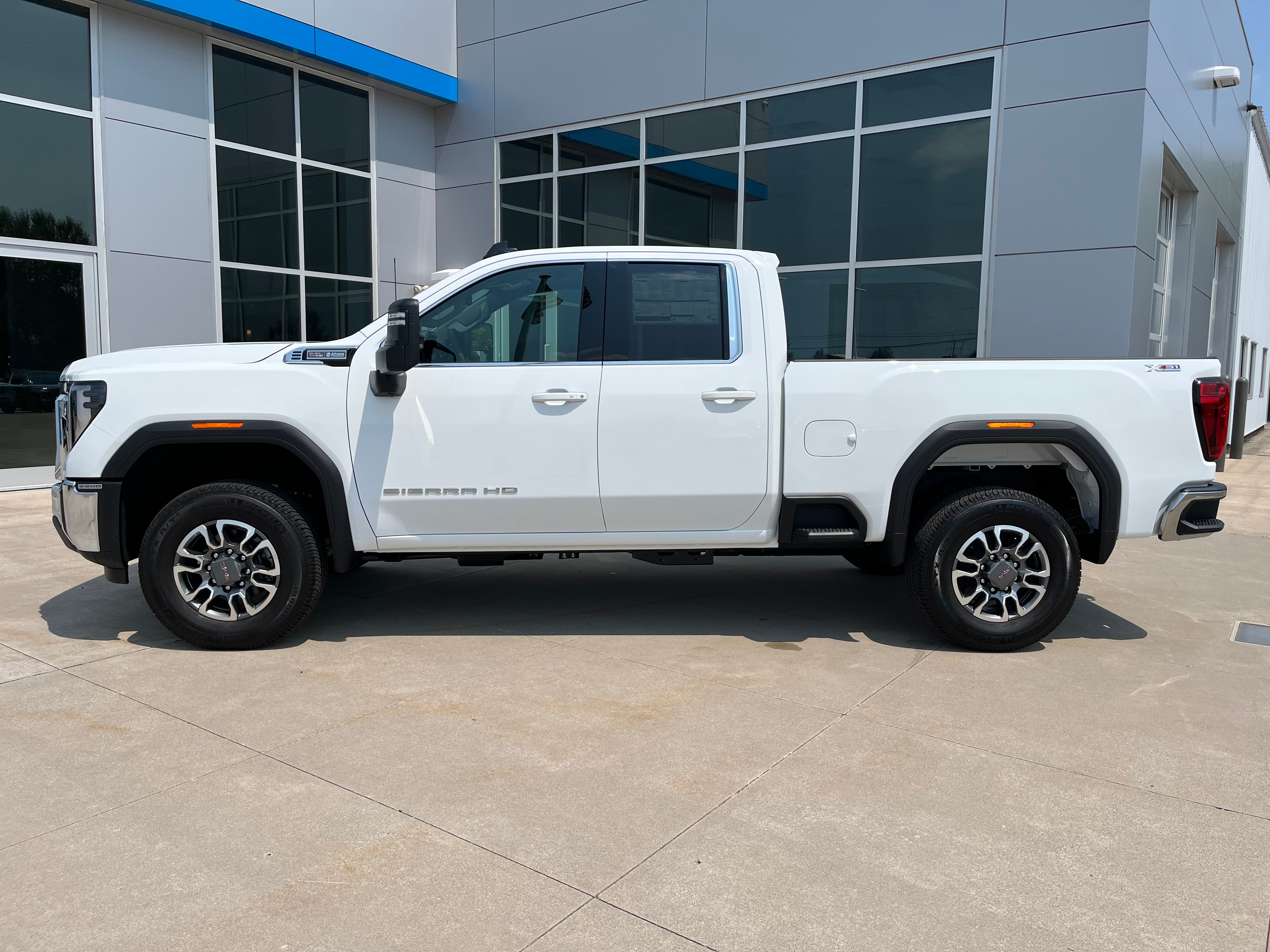 2026 GMC Sierra 2500 HD SLE