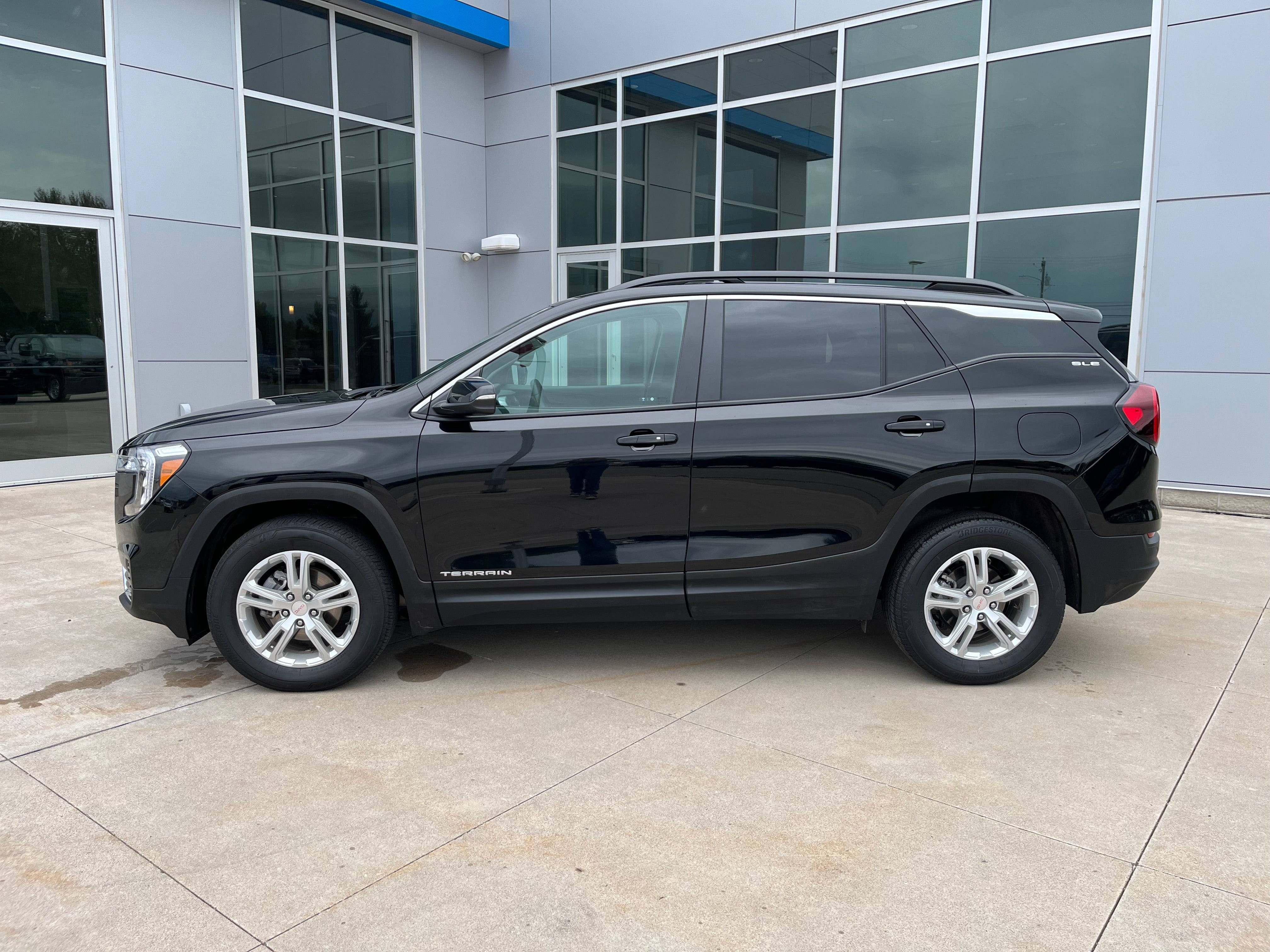 2023 GMC Terrain SLE