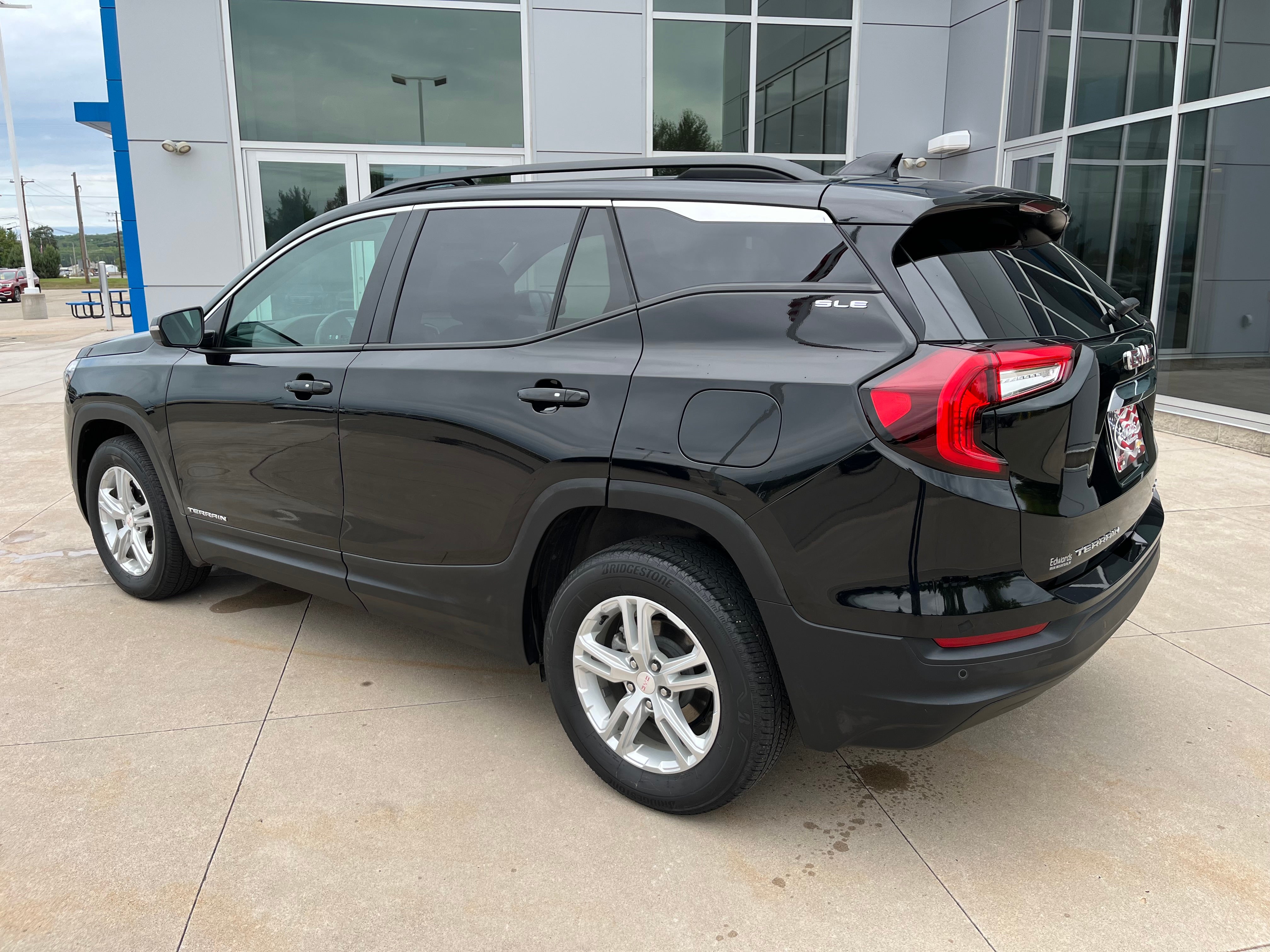 2023 GMC Terrain SLE