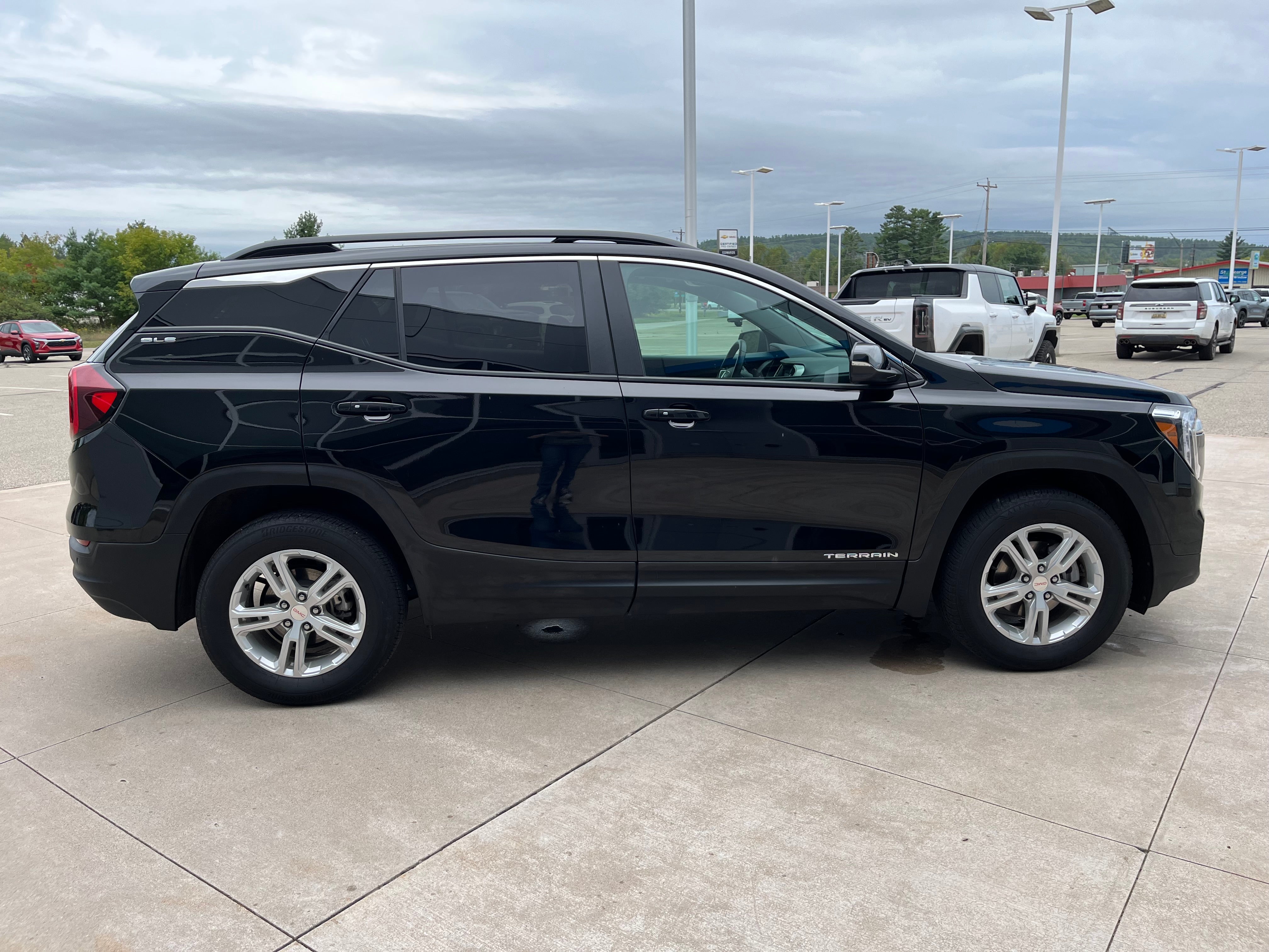 2023 GMC Terrain SLE