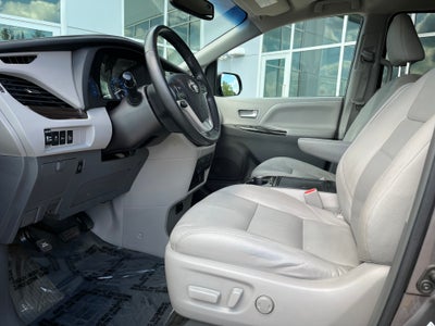 2016 Toyota Sienna XLE