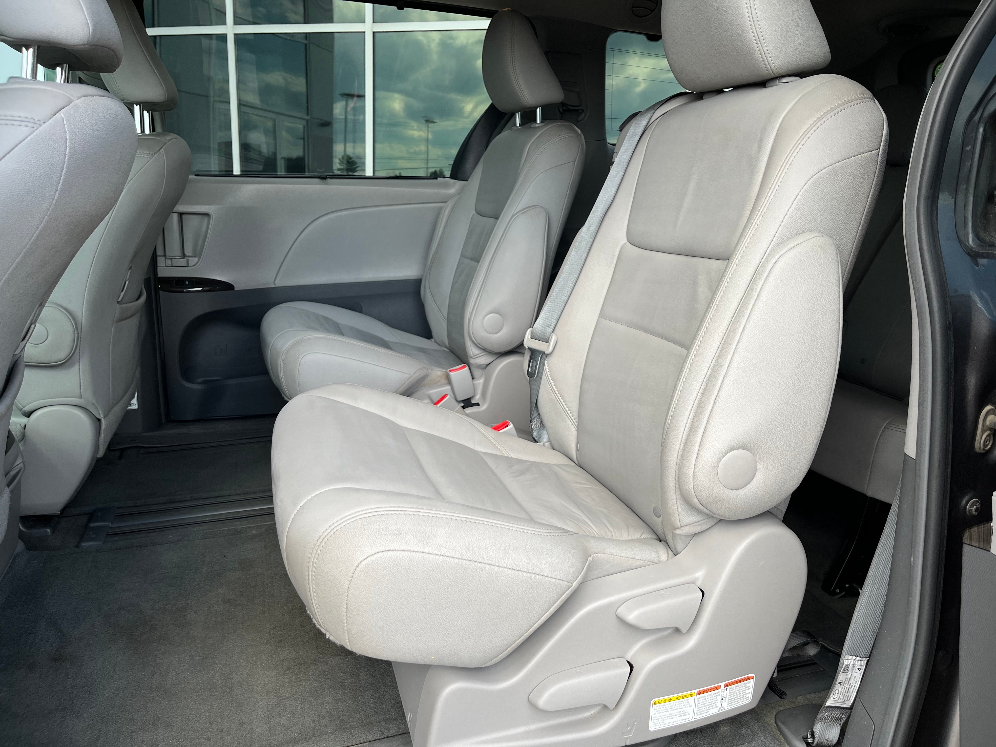 2016 Toyota Sienna XLE