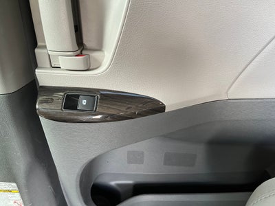 2016 Toyota Sienna XLE