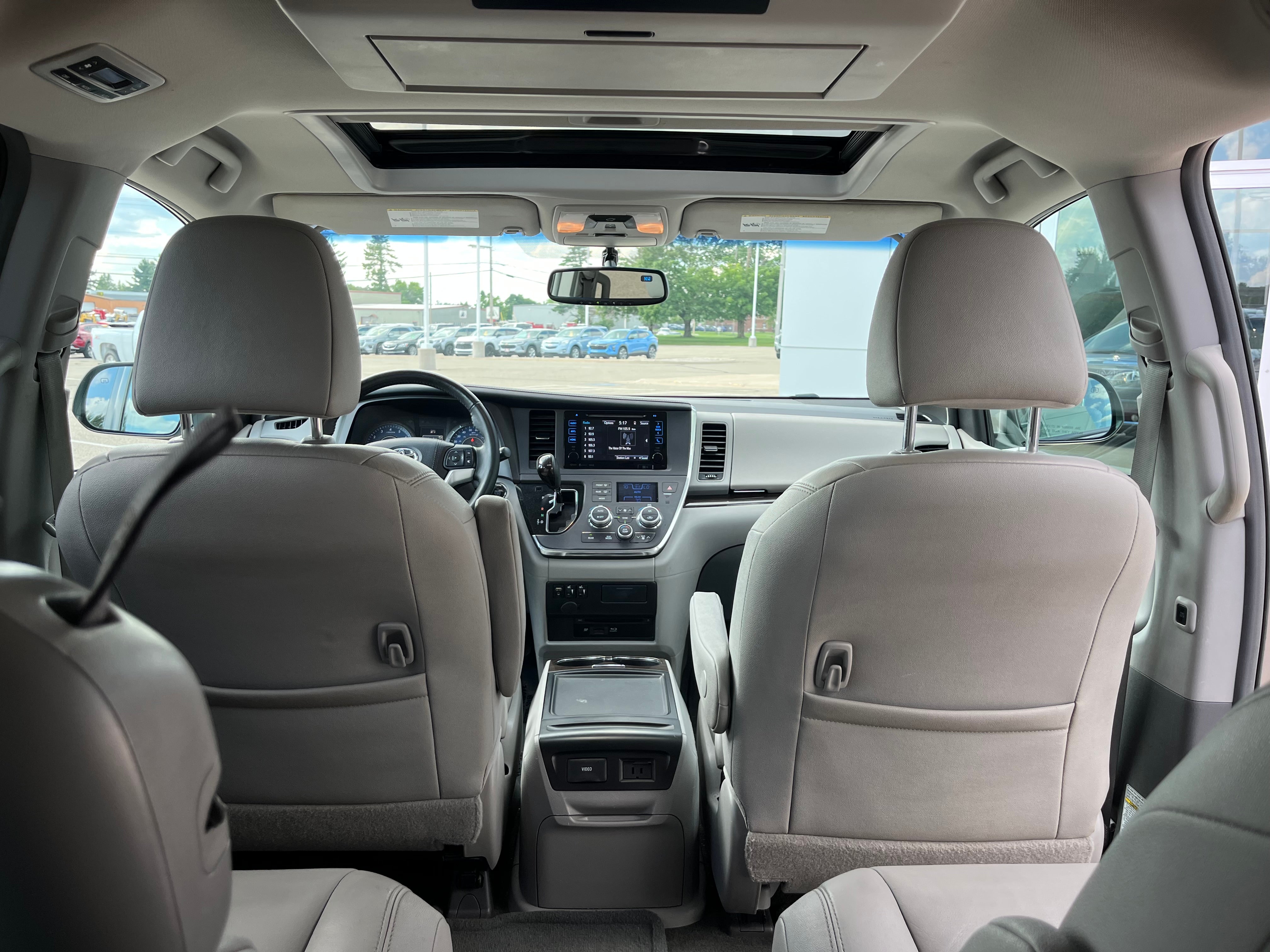 2016 Toyota Sienna XLE