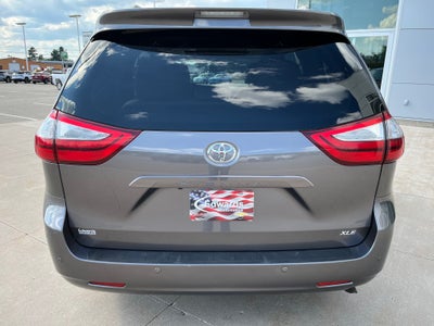 2016 Toyota Sienna XLE