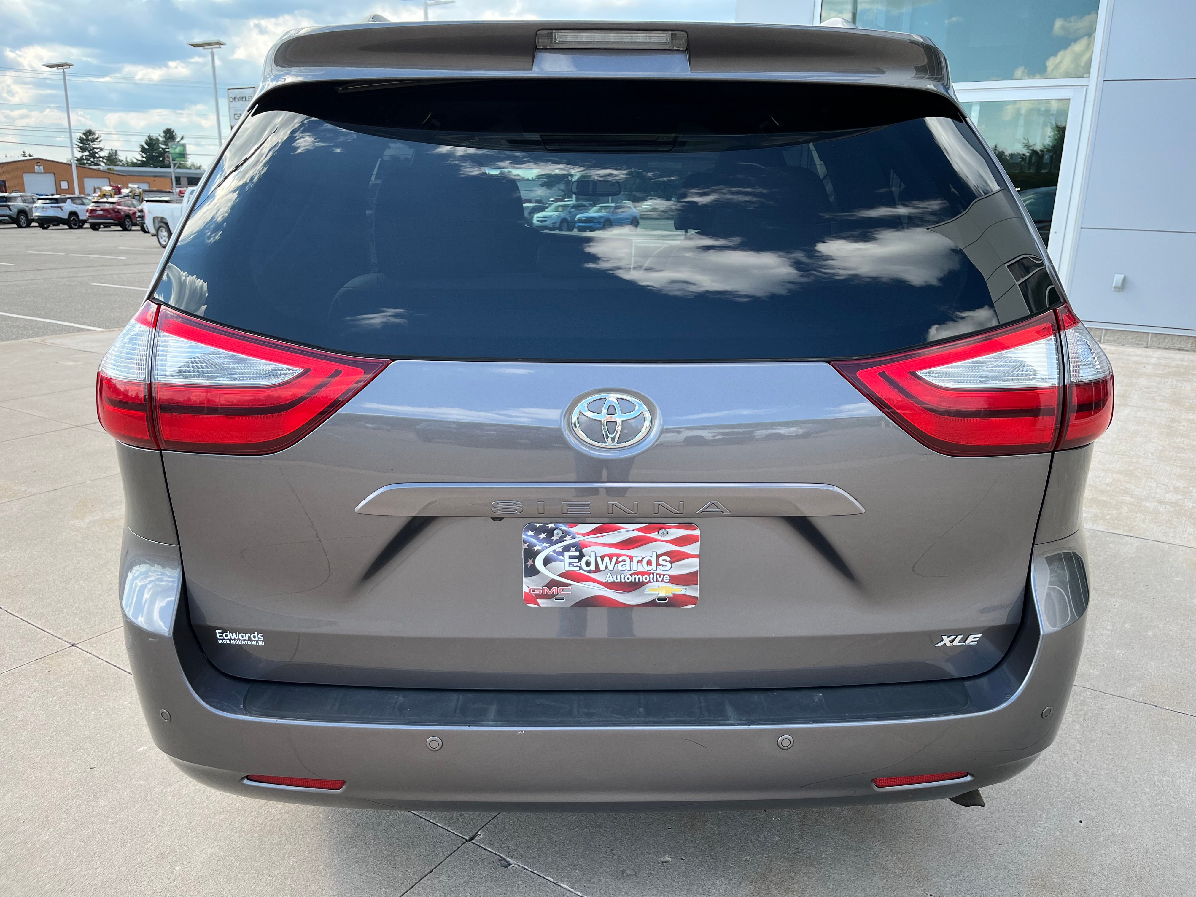 2016 Toyota Sienna XLE