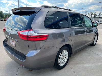 2016 Toyota Sienna XLE